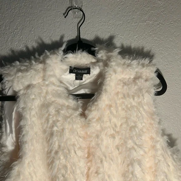 De’ Rotchild White Faux Fur Long Sleeveless Vest Size Large - Picture 3 of 5